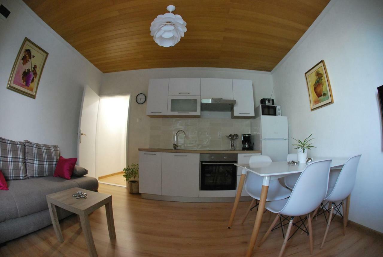 Apartman Ruzica Макарска Екстериор снимка