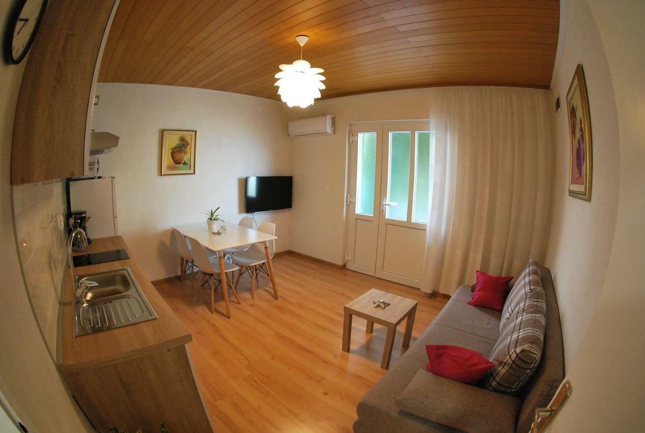 Apartman Ruzica Макарска Екстериор снимка